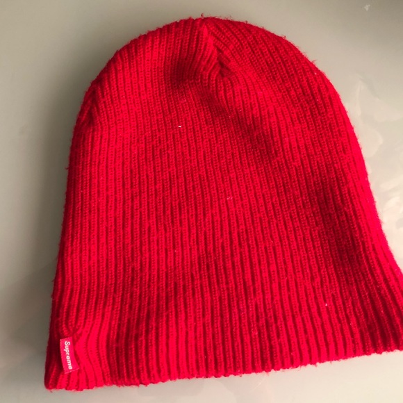 RED SUPREME BEANIE! - Picture 1 of 3